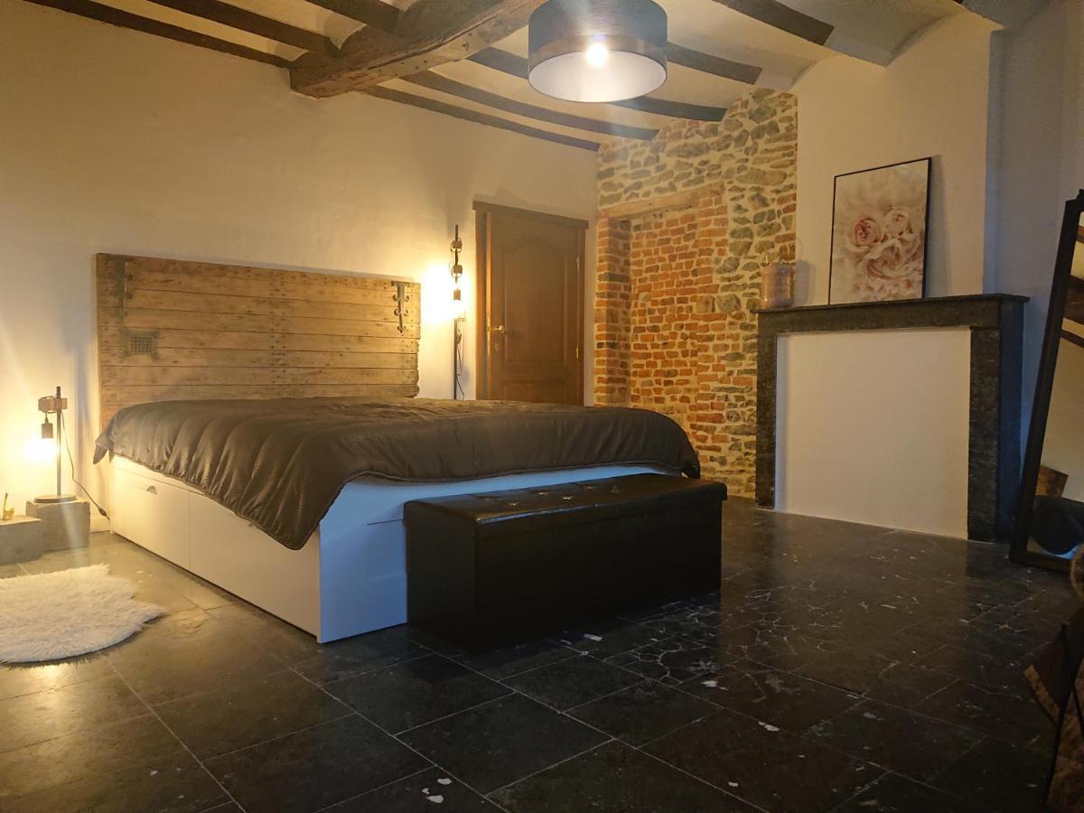 Le 3 De Gussignies Villa Kültér fotó