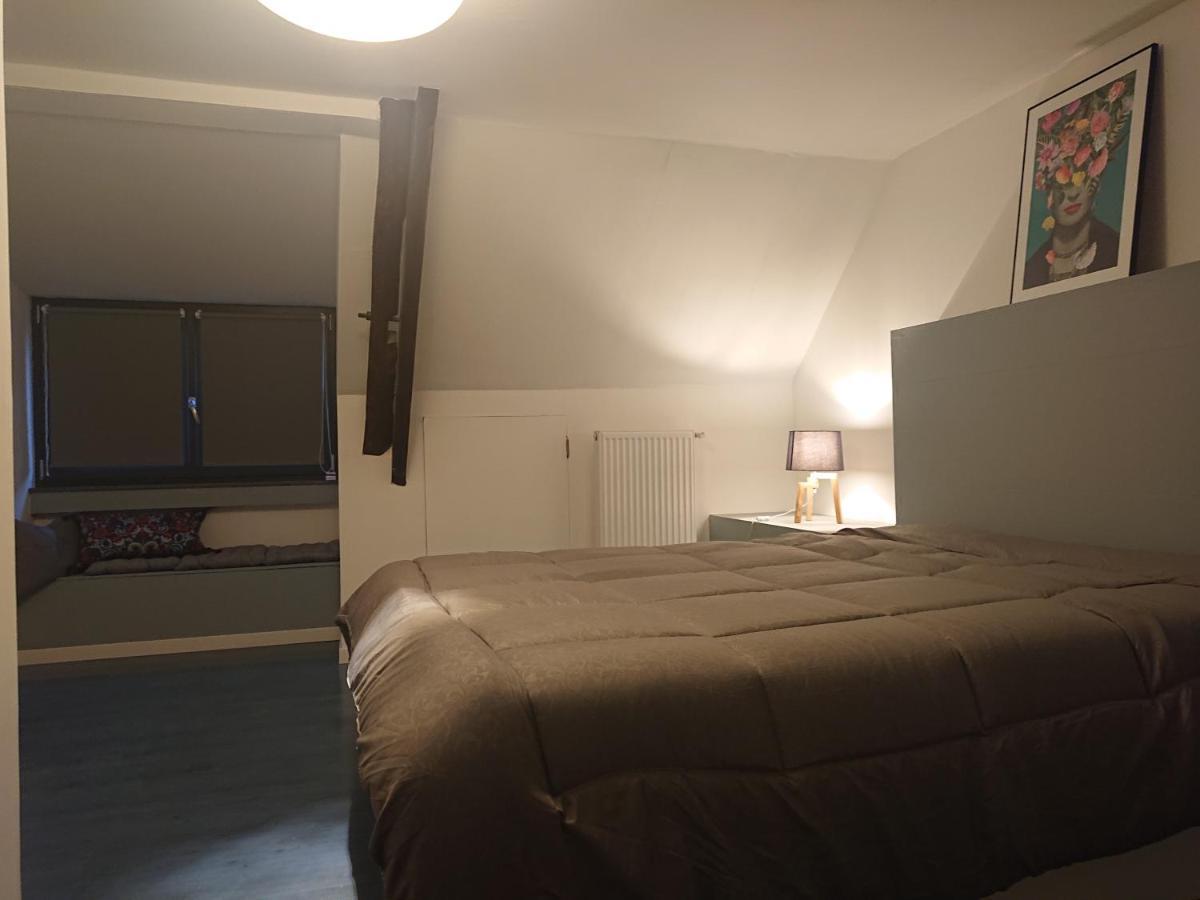 Le 3 De Gussignies Villa Kültér fotó